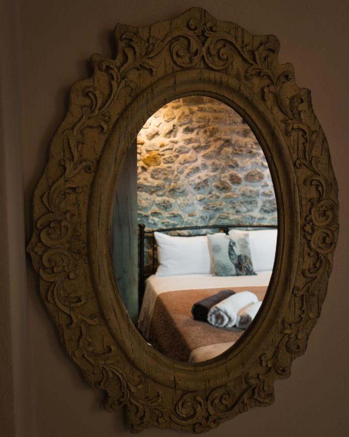 Iole Boutique House Apartment นาฟปลิโอ ภายนอก รูปภาพ