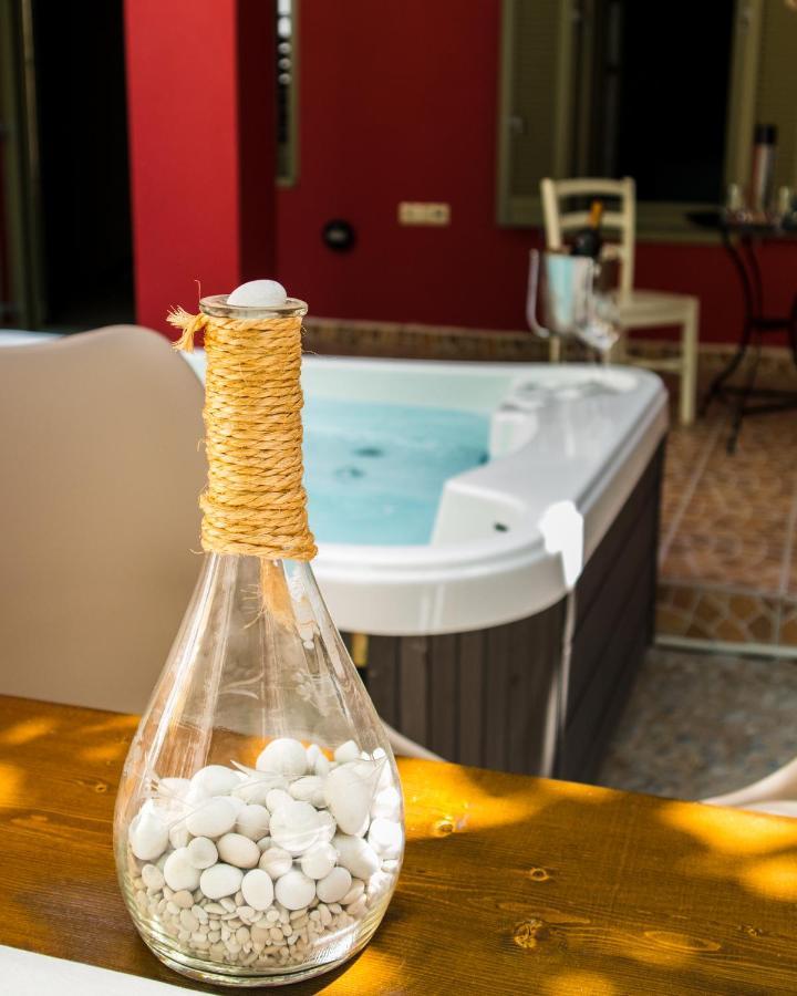Iole Boutique House Apartment นาฟปลิโอ ภายนอก รูปภาพ